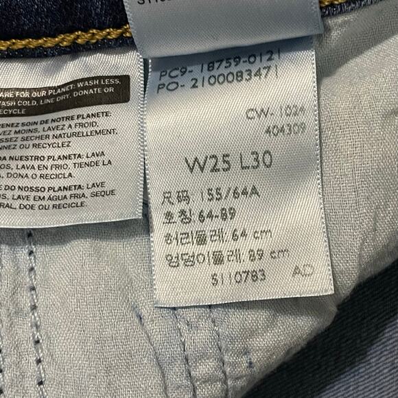 Levi's 725 Women’s High Rise Bootcut Jeans Size 25 x 28 inseam Blue - Picture 8 of 12